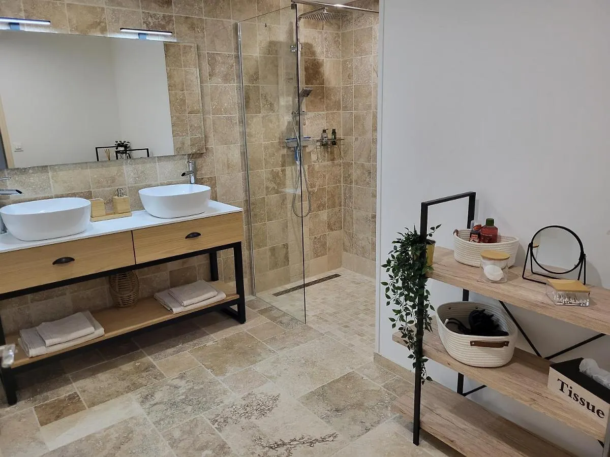 Holiday home Pissenlit Une Prairie En Provence Arles